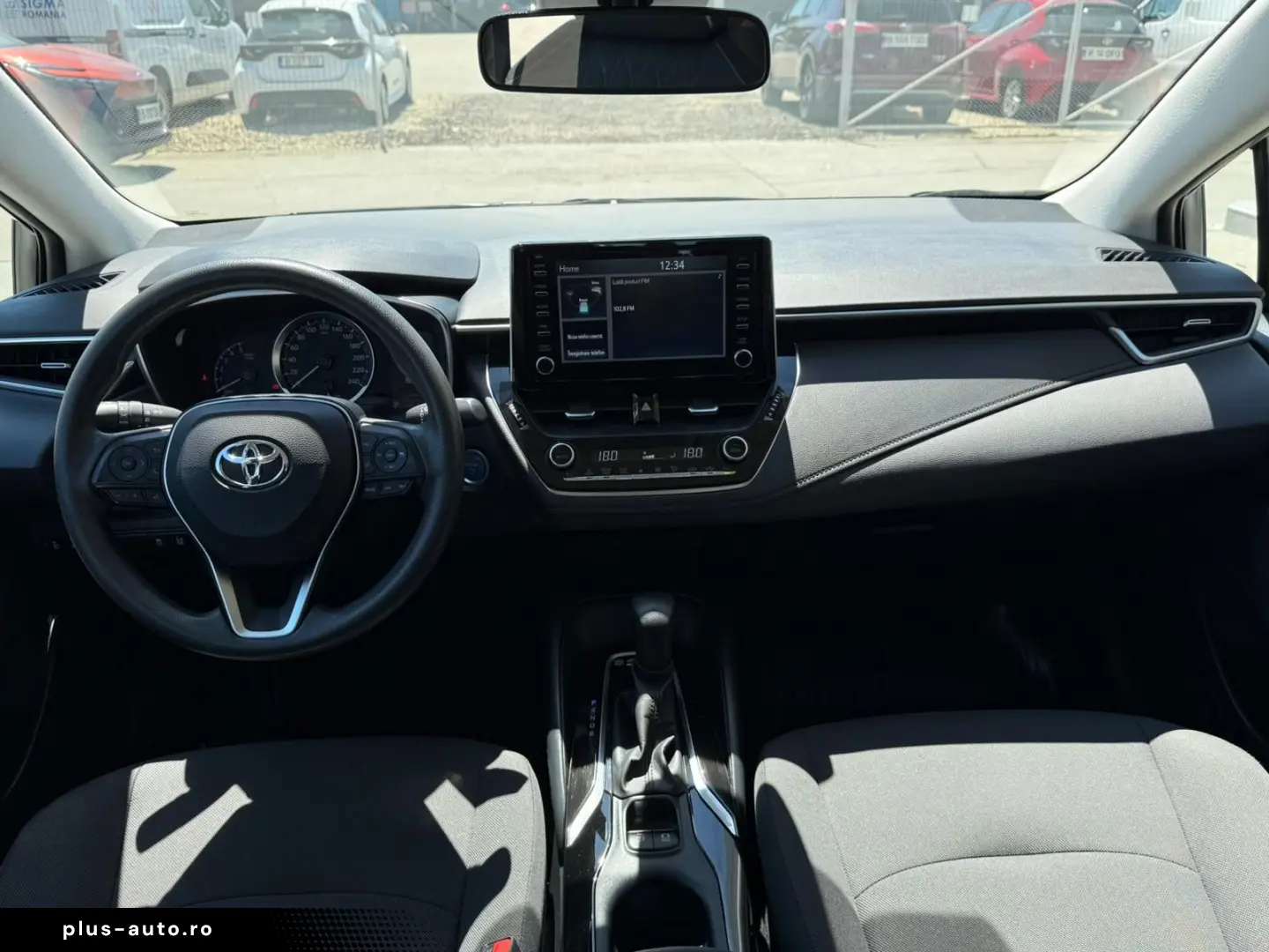 TOYOTA Corolla 1.8 Hybrid Business