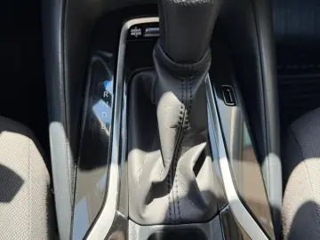 TOYOTA Corolla 1.8 Hybrid Business
