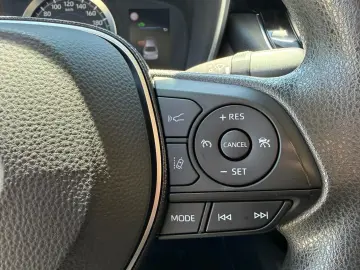 TOYOTA Corolla 1.8 Hybrid Business
