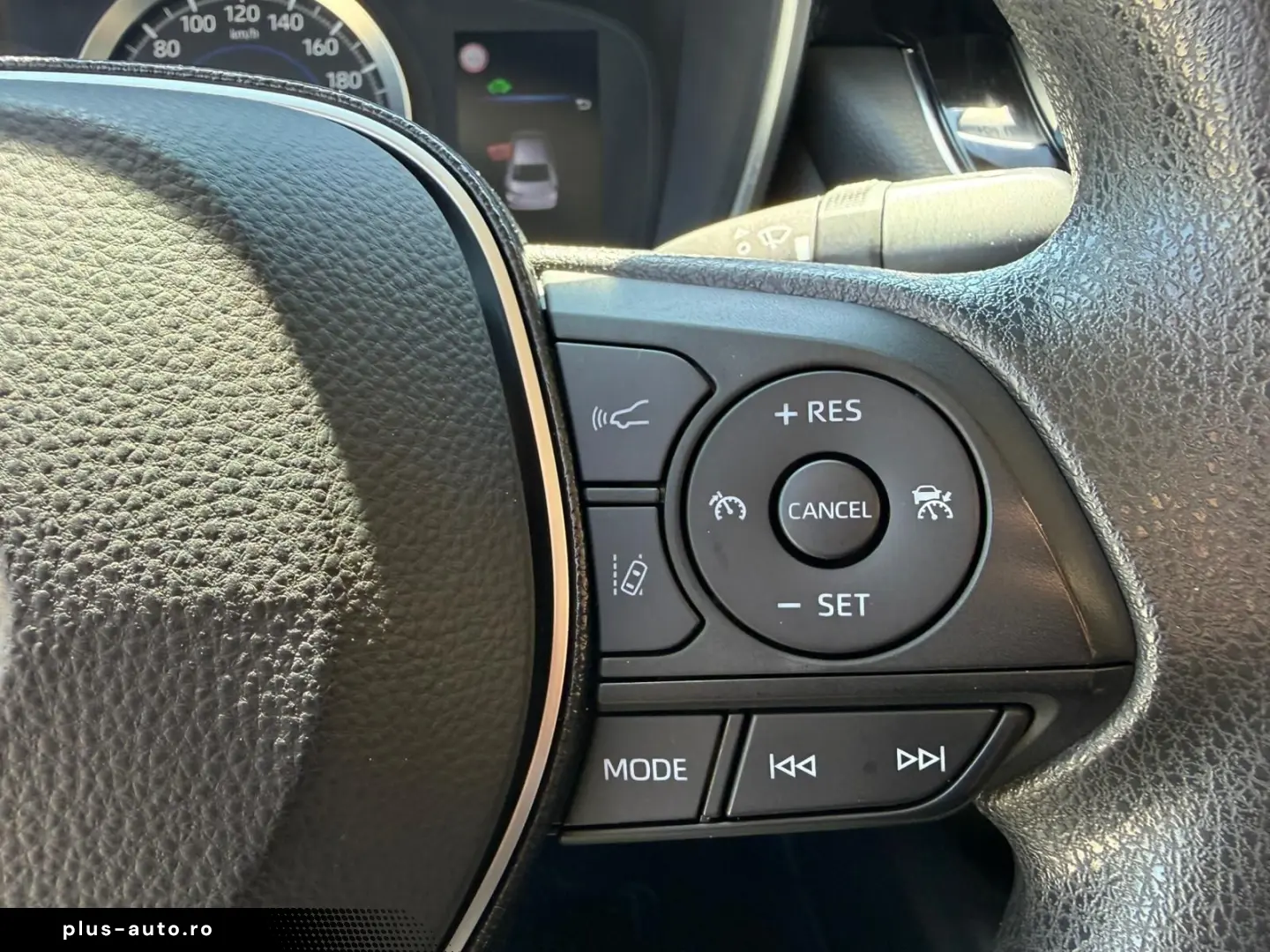 TOYOTA Corolla 1.8 Hybrid Business
