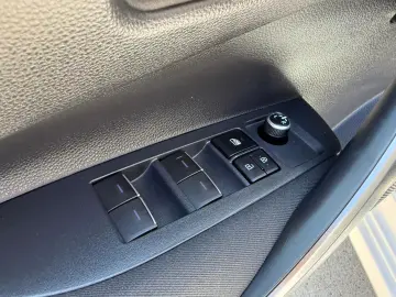 TOYOTA Corolla 1.8 Hybrid Business