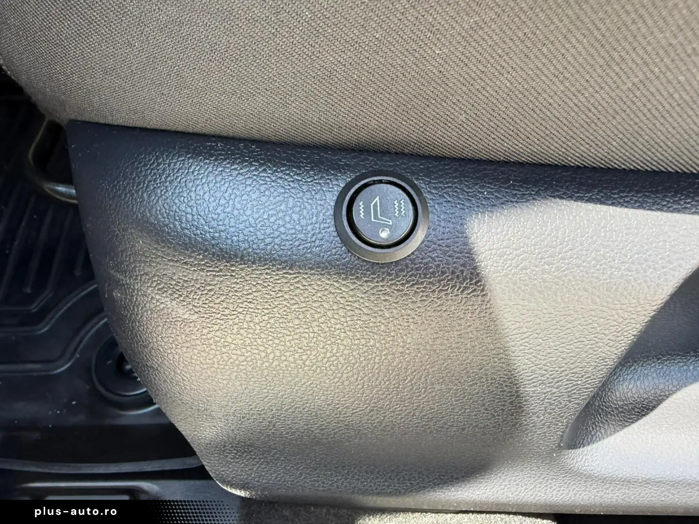 TOYOTA Corolla 1.8 Hybrid Business