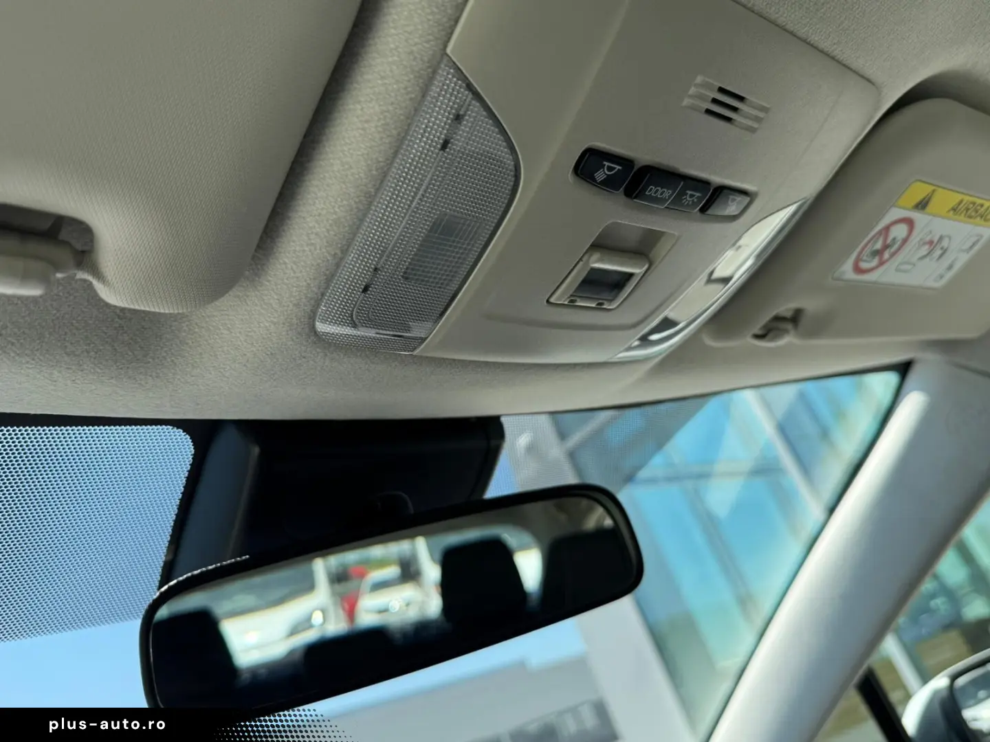 TOYOTA Corolla 1.8 Hybrid Business