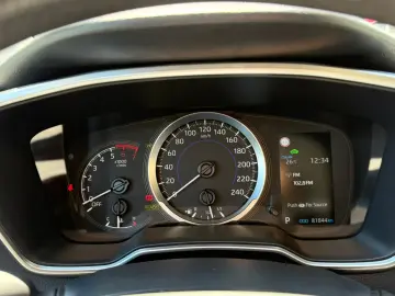 TOYOTA Corolla 1.8 Hybrid Business