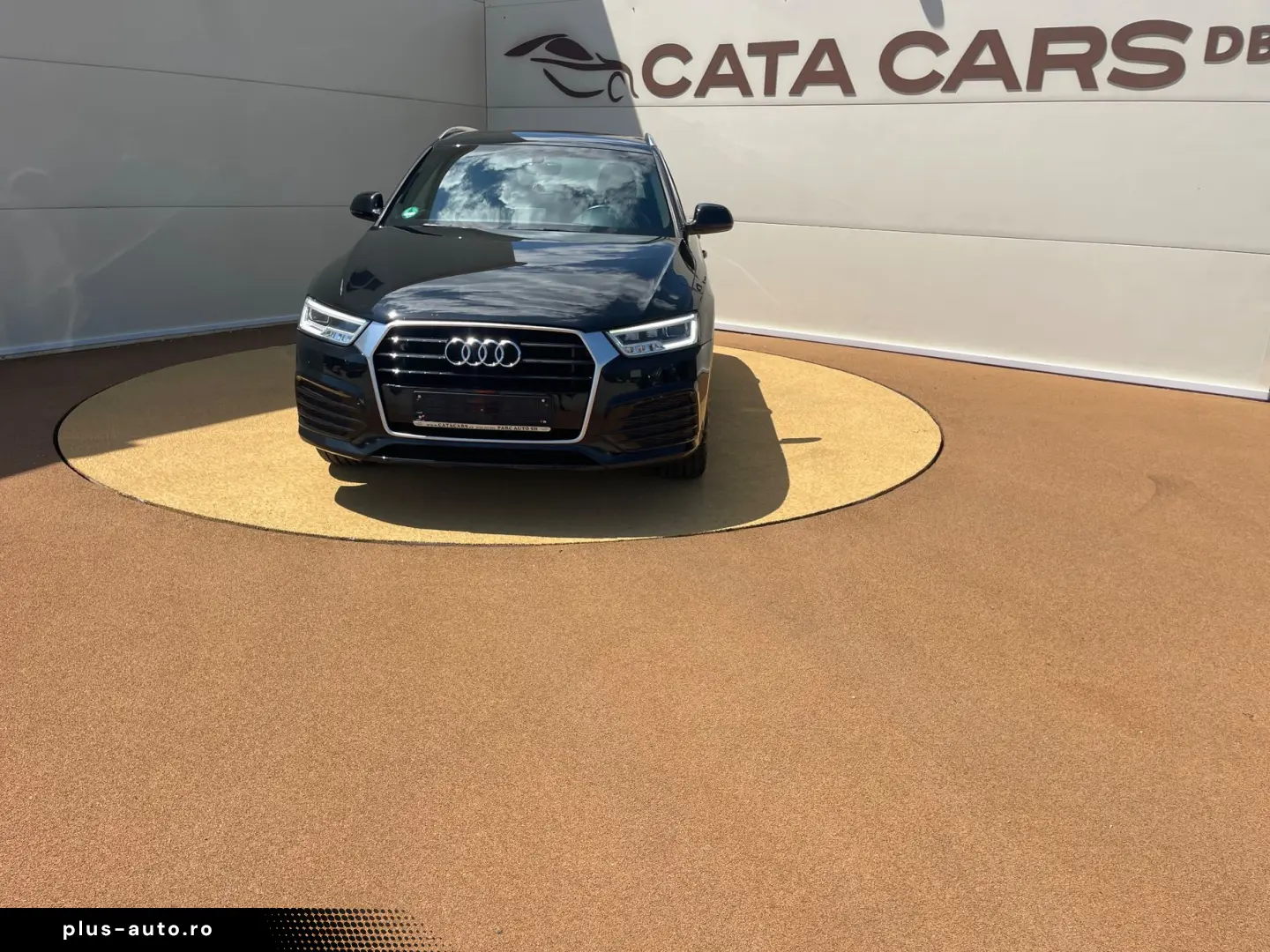 Audi Q3 2.0TDI  150CP  FULL LED  Navi  Piele  Keyless  Pilot