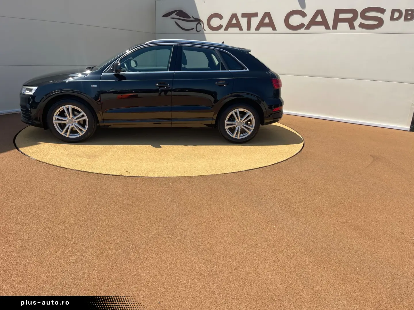 Audi Q3 2.0TDI  150CP  FULL LED  Navi  Piele  Keyless  Pilot
