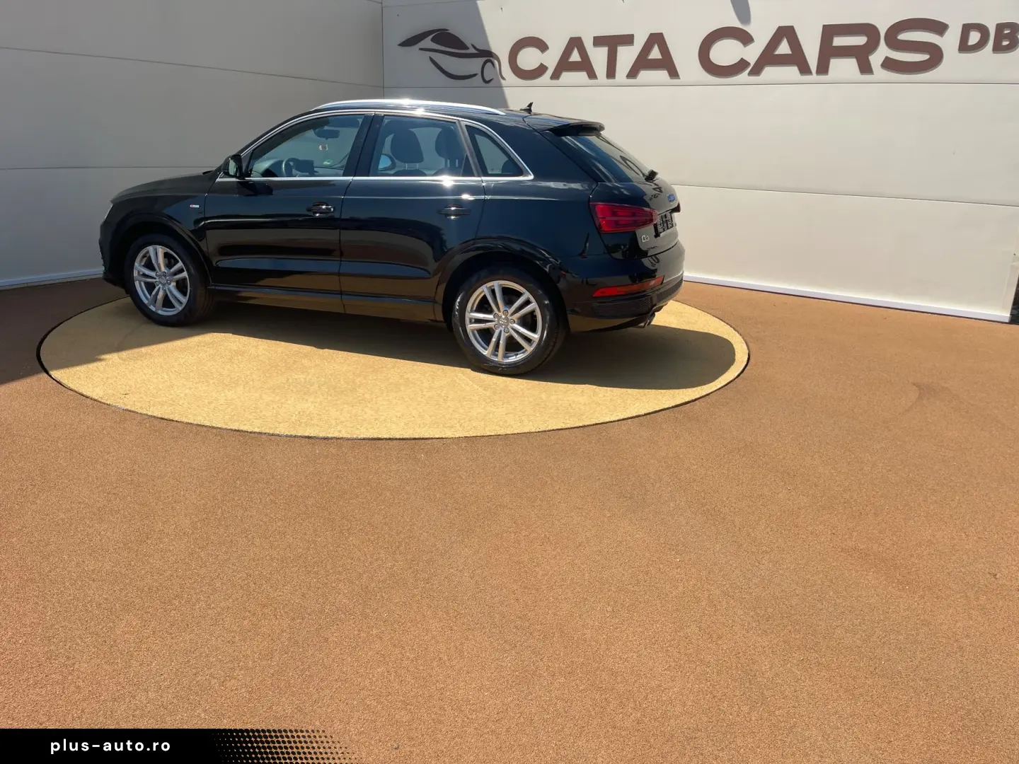 Audi Q3 2.0TDI  150CP  FULL LED  Navi  Piele  Keyless  Pilot