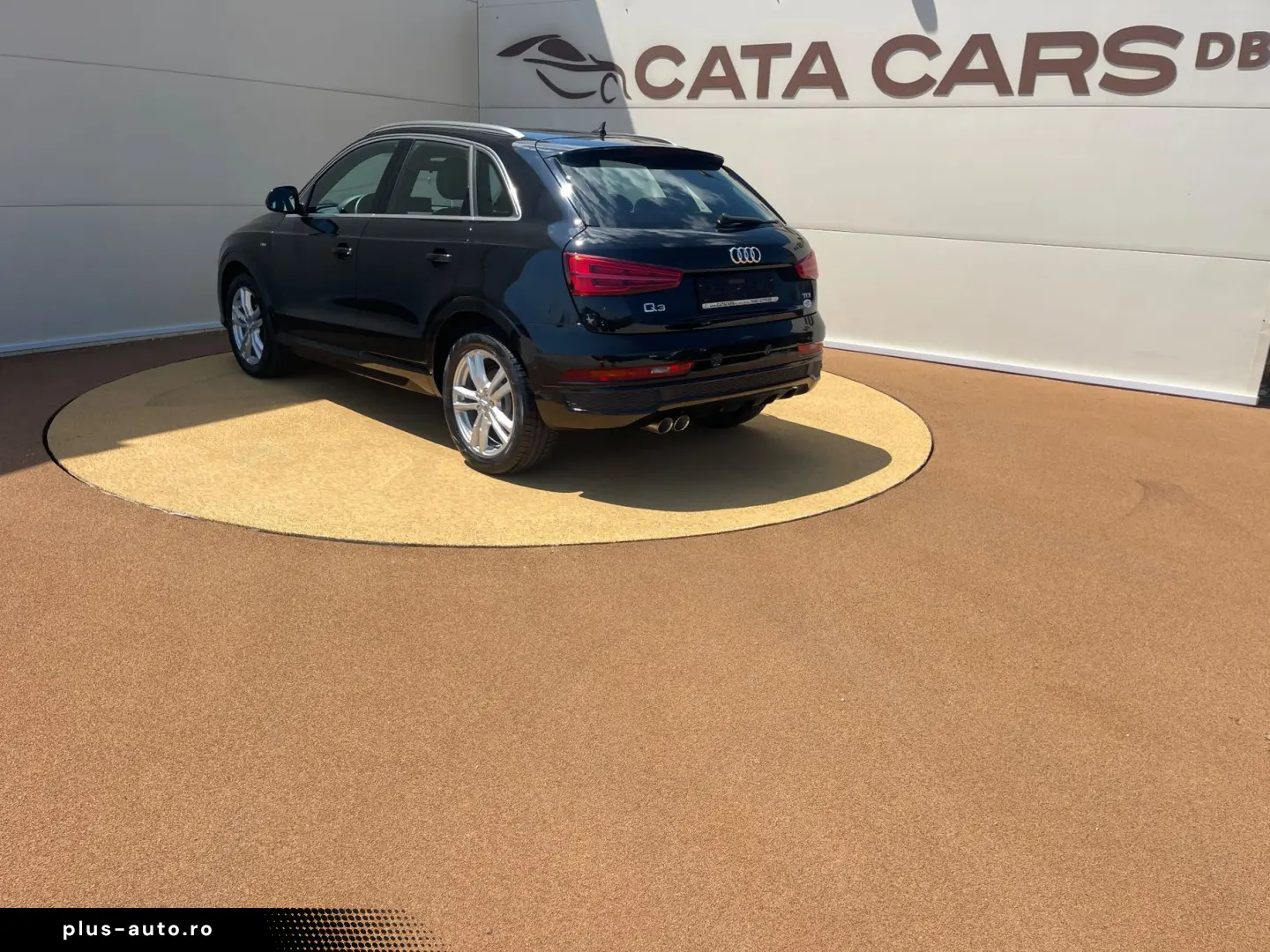 Audi Q3 2.0TDI  150CP  FULL LED  Navi  Piele  Keyless  Pilot