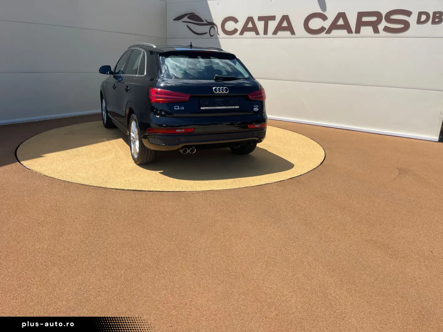 Audi Q3 2.0TDI  150CP  FULL LED  Navi  Piele  Keyless  Pilot