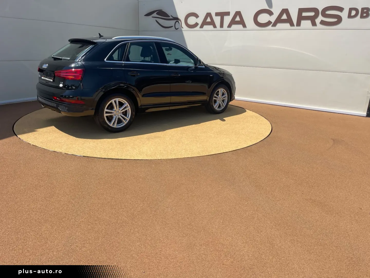 Audi Q3 2.0TDI  150CP  FULL LED  Navi  Piele  Keyless  Pilot