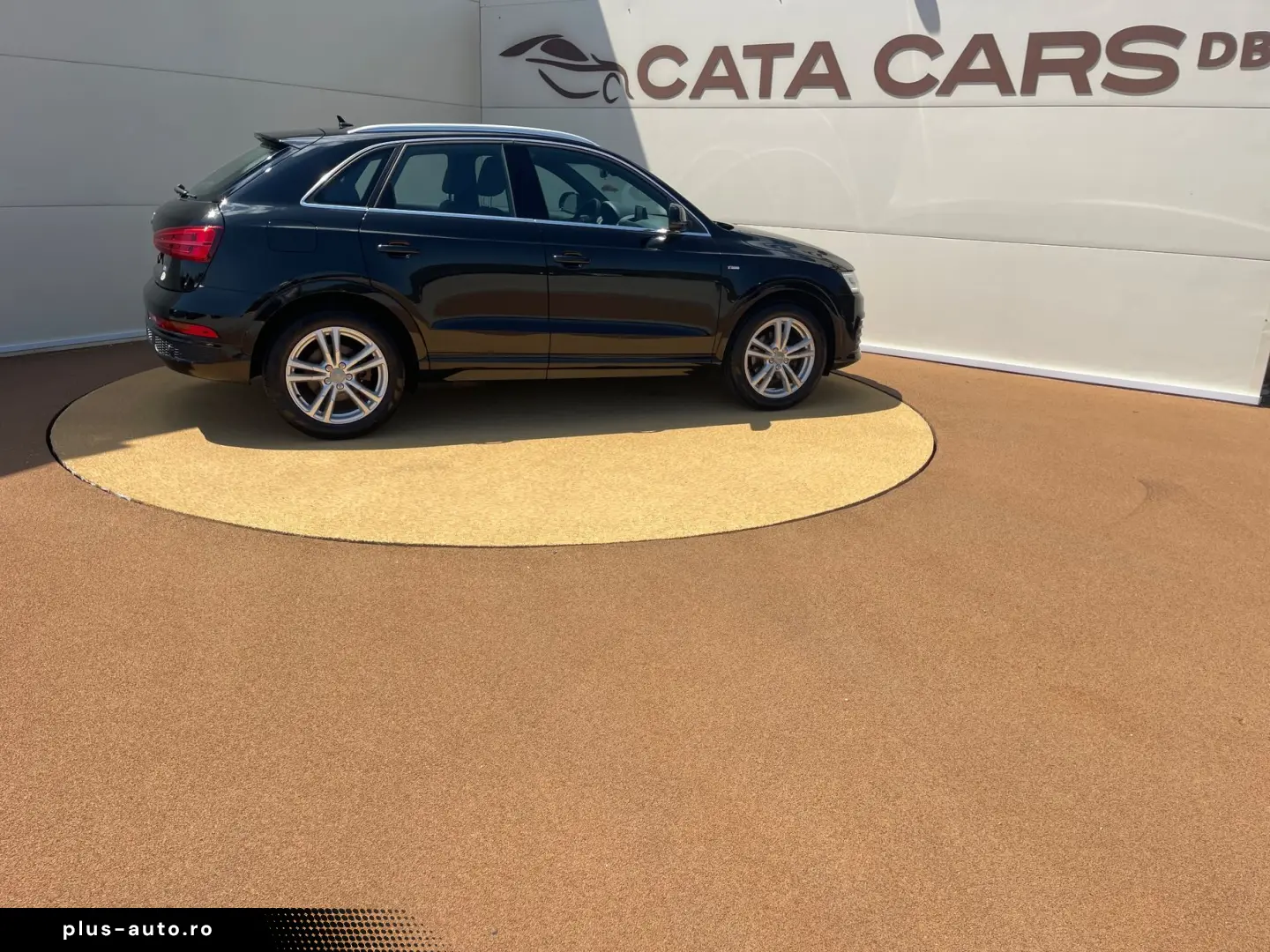Audi Q3 2.0TDI  150CP  FULL LED  Navi  Piele  Keyless  Pilot