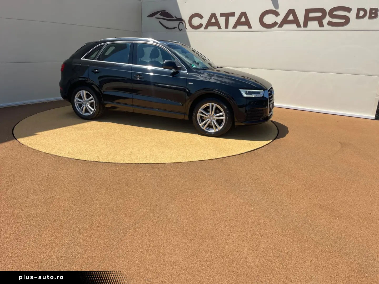 Audi Q3 2.0TDI  150CP  FULL LED  Navi  Piele  Keyless  Pilot