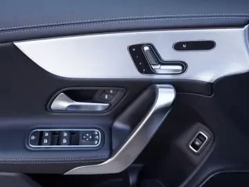 Mercedes-Benz Cla-180