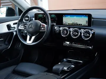 Mercedes-Benz Cla-180