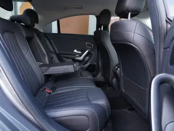 Mercedes-Benz Cla-180
