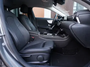 Mercedes-Benz Cla-180
