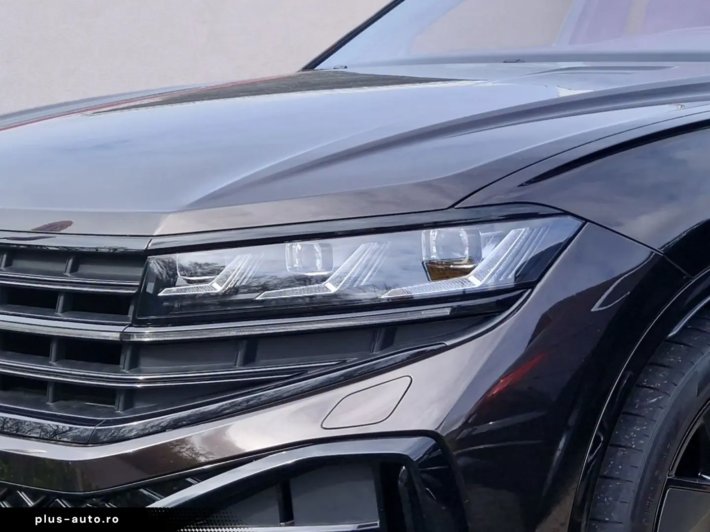 VW Touareg 3.0 TDI R-Line 4MOTION AHK NAVI LEDER