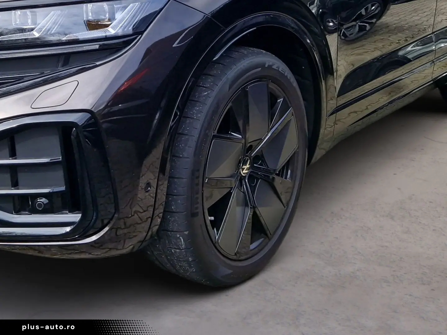 VW Touareg 3.0 TDI R-Line 4MOTION AHK NAVI LEDER