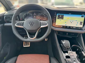 VW Touareg 3.0 TDI R-Line 4MOTION AHK NAVI LEDER