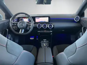 MERCEDES-BENZ CLA 180 AMG Ambiente CarPlay LED Kamera Winter