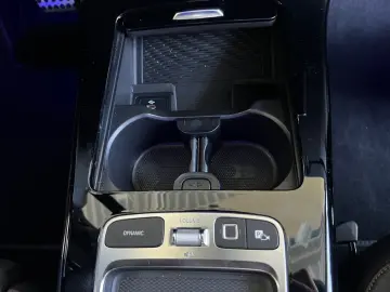 MERCEDES-BENZ CLA 180 AMG Ambiente CarPlay LED Kamera Winter
