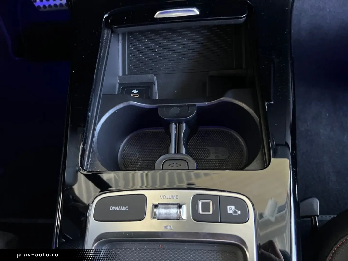 MERCEDES-BENZ CLA 180 AMG Ambiente CarPlay LED Kamera Winter