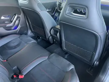 MERCEDES-BENZ CLA 180 AMG Ambiente CarPlay LED Kamera Winter
