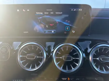 MERCEDES-BENZ CLA35 AMG 4MATIC DCT 48V KEYLESS KAm FACELIFT