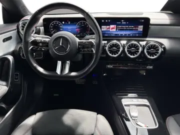 MERCEDES-BENZ CLA 200 Coupé AMG LED NAVI KAMERA