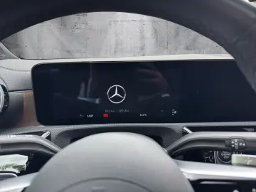 MERCEDES-BENZ CLA 200 AMG-Line  Pano  Ambiente  360