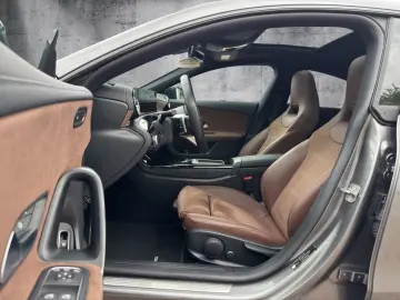 MERCEDES-BENZ CLA 200 AMG-Line  Pano  Ambiente  360