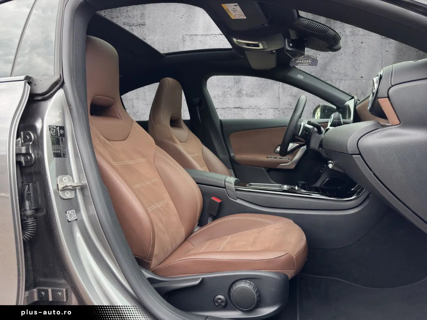MERCEDES-BENZ CLA 200 AMG-Line  Pano  Ambiente  360