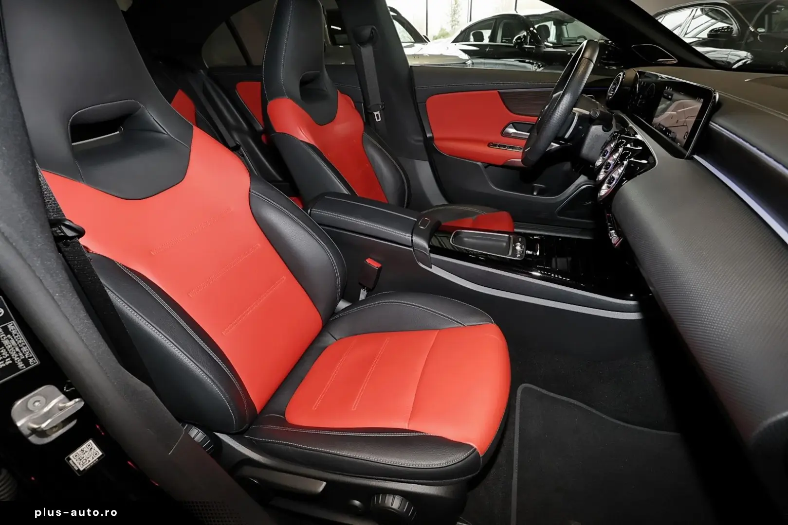 MERCEDES-BENZ CLA 180 Coupé Edition AMG BURMESTER 19  360