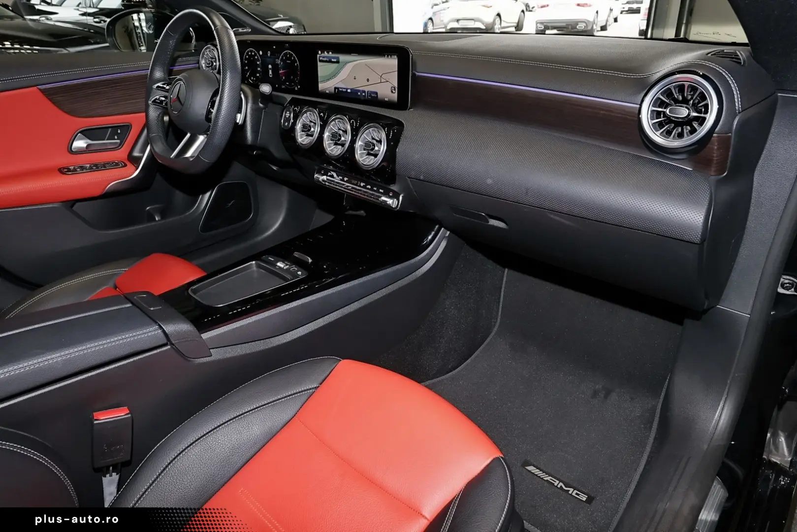 MERCEDES-BENZ CLA 180 Coupé Edition AMG BURMESTER 19  360