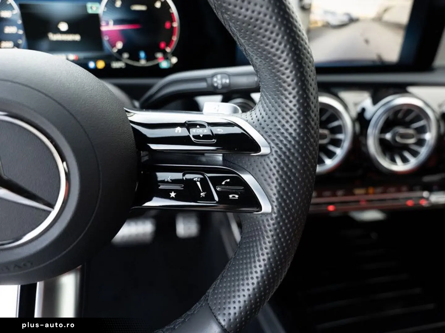 MERCEDES-BENZ CLA 220 d Coupé AMG-Sport Technik Night 18