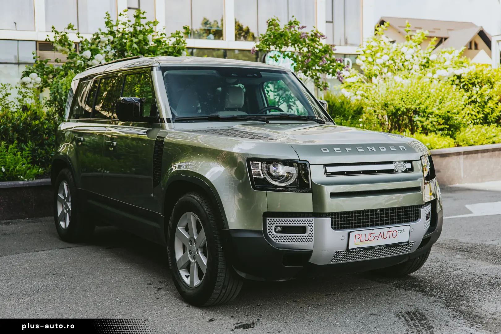 Land Rover Defender 110 D300 SE