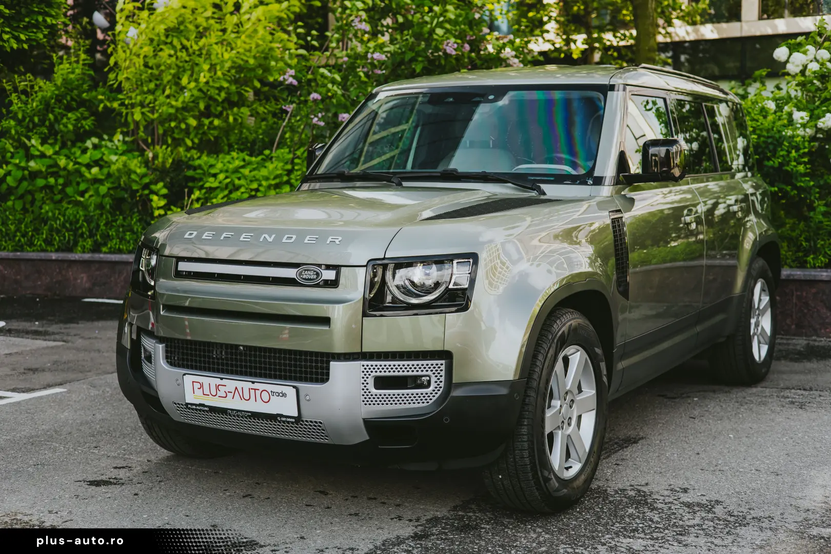Land Rover Defender 110 D300 SE
