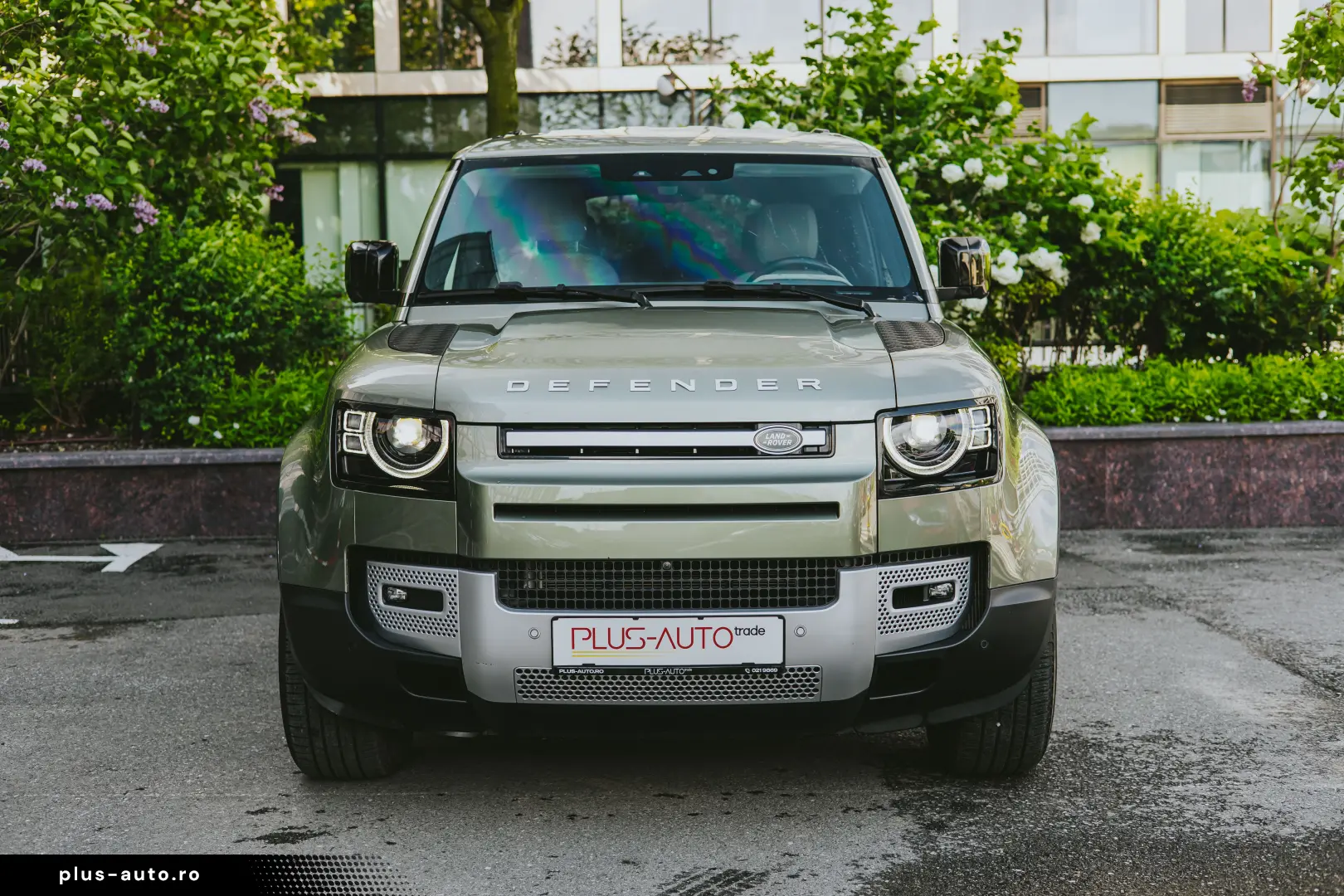 Land Rover Defender 110 D300 SE