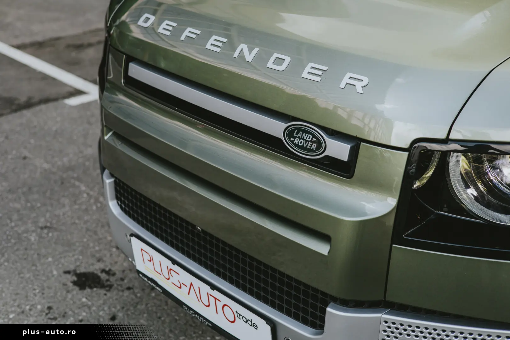 Land Rover Defender 110 D300 SE