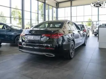 MERCEDES-BENZ C 200 4Matic  AMG-RÄDER DISTR
