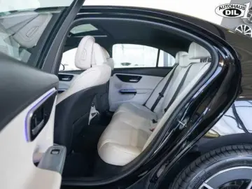 MERCEDES-BENZ C 200 4Matic  AMG-RÄDER DISTR