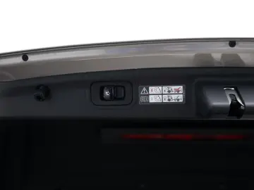 MERCEDES-BENZ C 220d 4M DIGITAL 360 Pano HUD Night