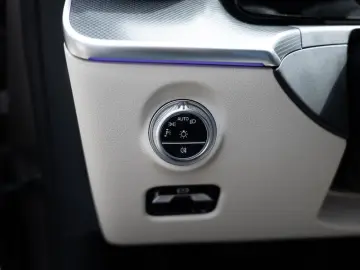 MERCEDES-BENZ C 220d 4M DIGITAL 360 Pano HUD Night