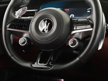 MASERATI Grecale