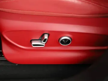 MASERATI Grecale