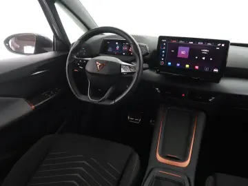CUPRA Born 58 2024   Automatik  Scheckheft