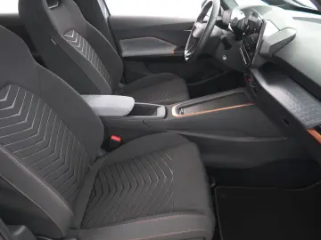 CUPRA Born 58 2024   Automatik  Scheckheft