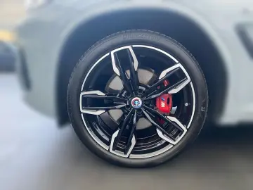 BMW X4 M40i Pano LC Prof. DA Prof PA 21´´ H K LRH DA