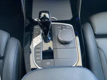 BMW X4 M40i Pano LC Prof. DA Prof PA 21´´ H K LRH DA