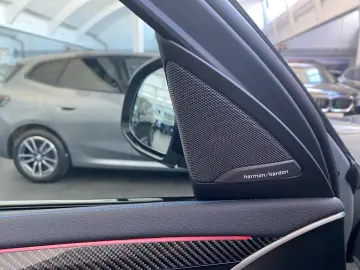 BMW X4 M40i Pano LC Prof. DA Prof PA 21´´ H K LRH DA